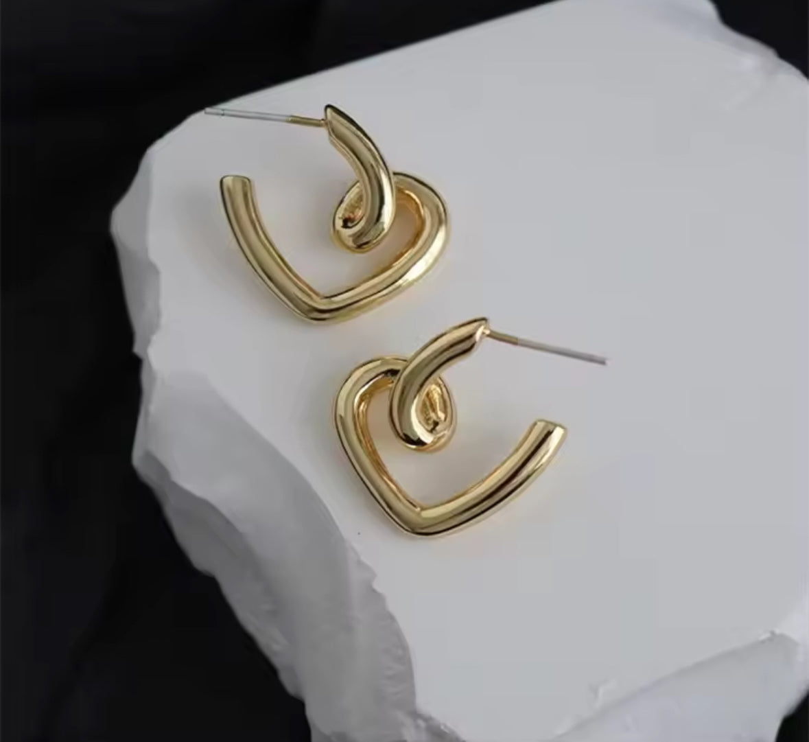 Twisted Heart Gold Earring