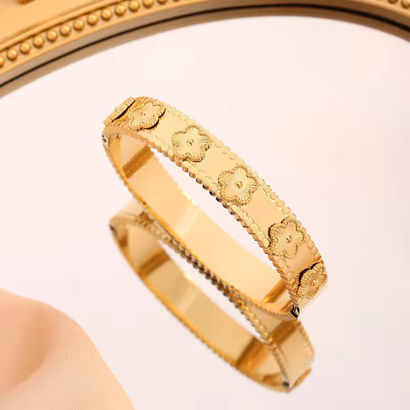 Chunky Floral Gold Band