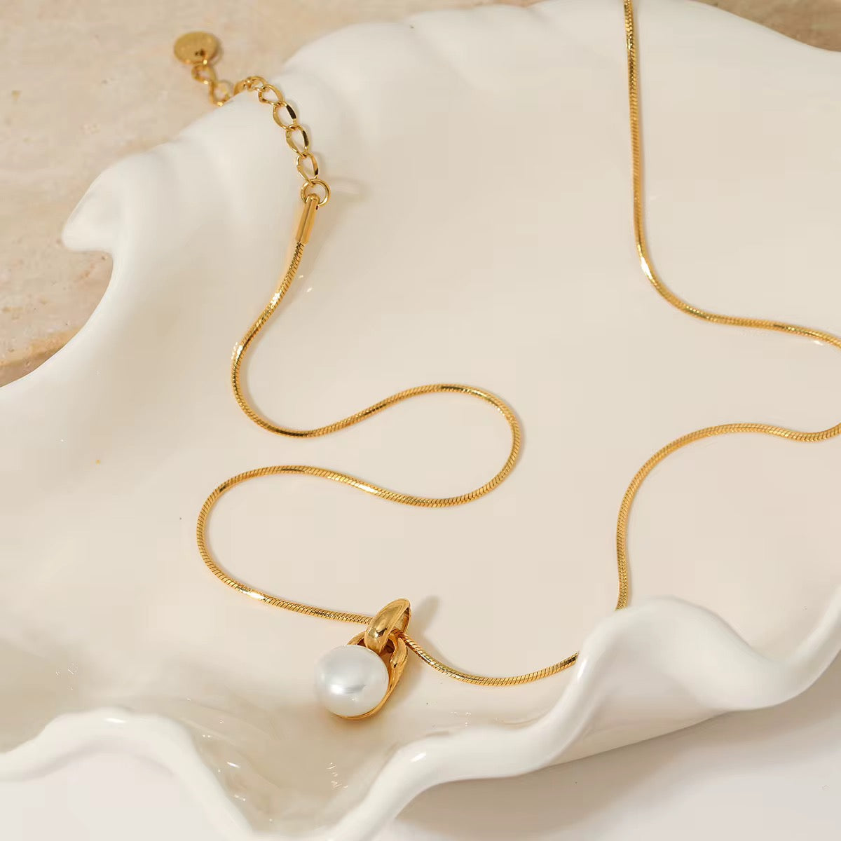 Statement Pearl Pendant Necklace