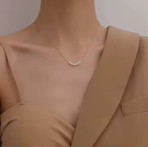 Loose Pearl Minimal Necklace