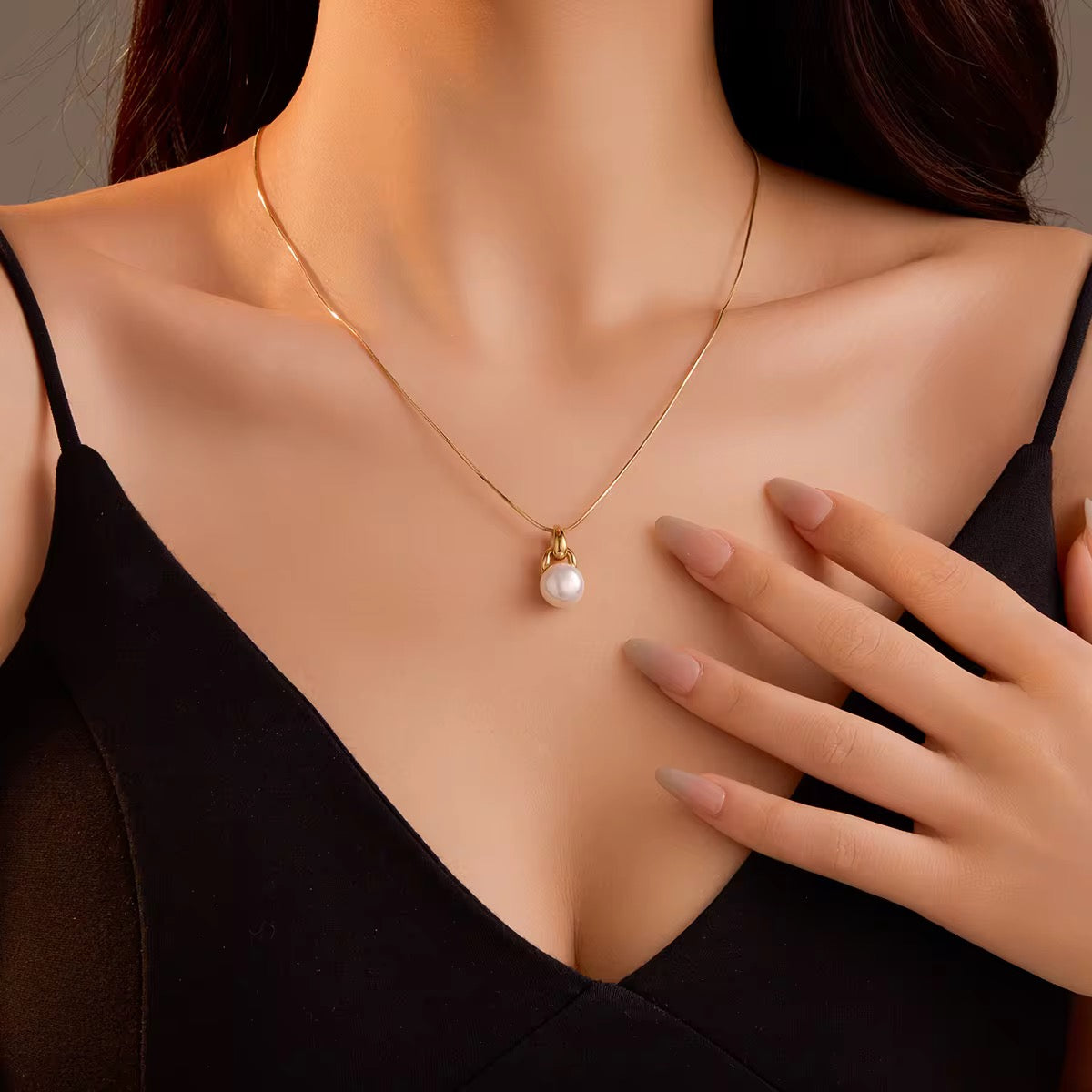 Statement Pearl Pendant Necklace